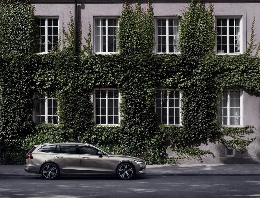  Volvo V60 T6 Inscription 2018 года  (WW) (фото 21 из 53)